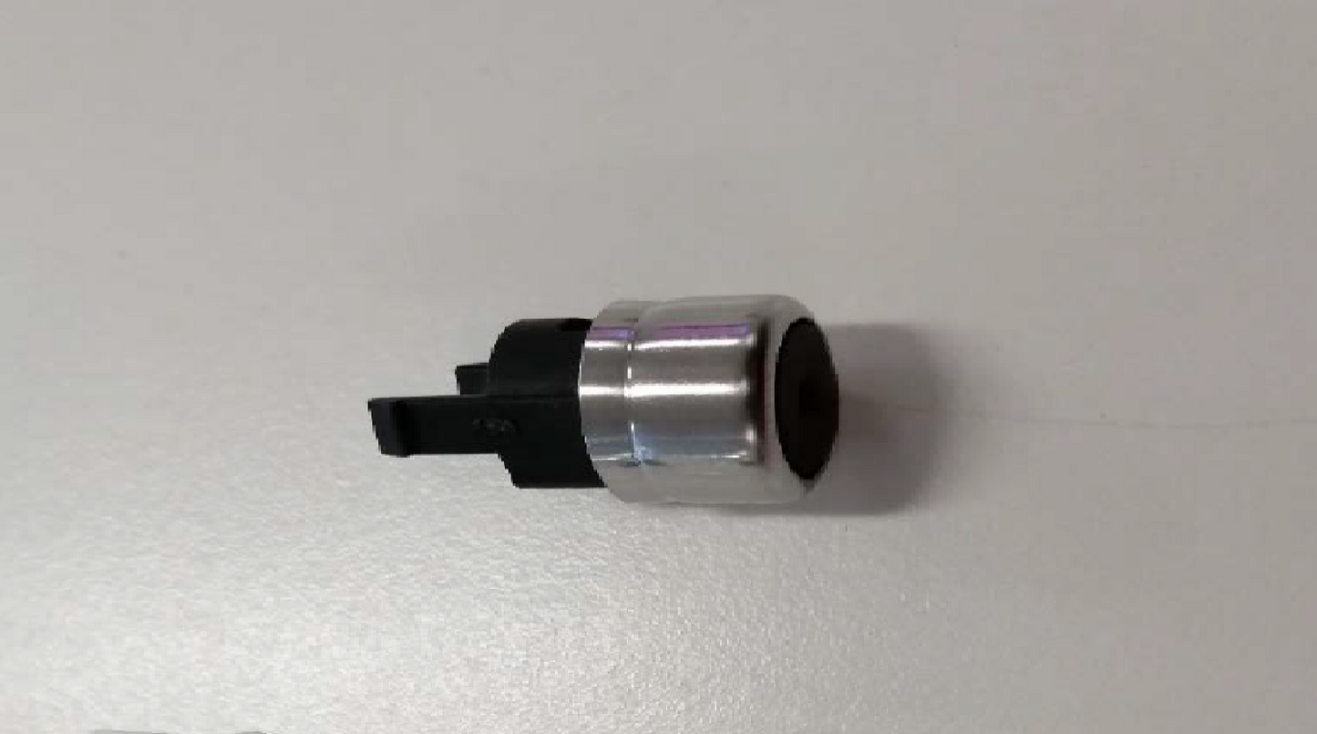 SP0025548 - CLAMP HOT WATER KIT